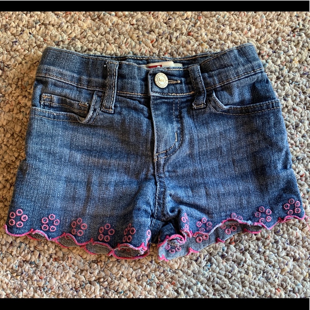 l.e.i. chelsea low rise jeans shorts